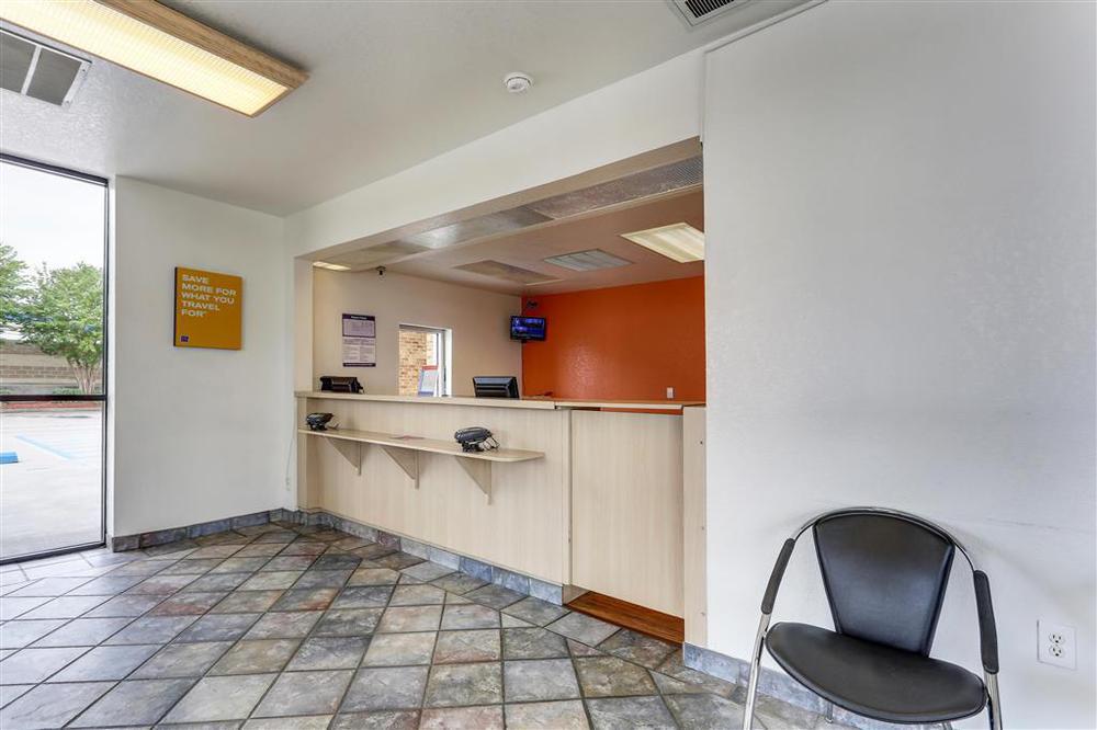 Motel 6-North Palm Springs, Ca - North Interior photo