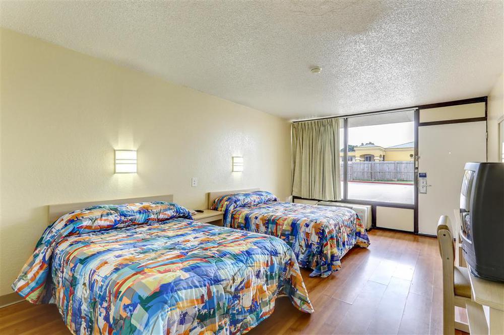 Motel 6-North Palm Springs, Ca - North Room photo